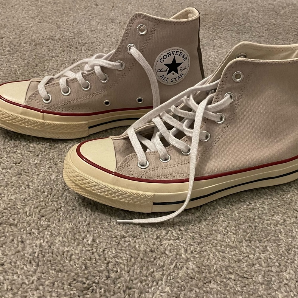 Brown converse women’s size 7